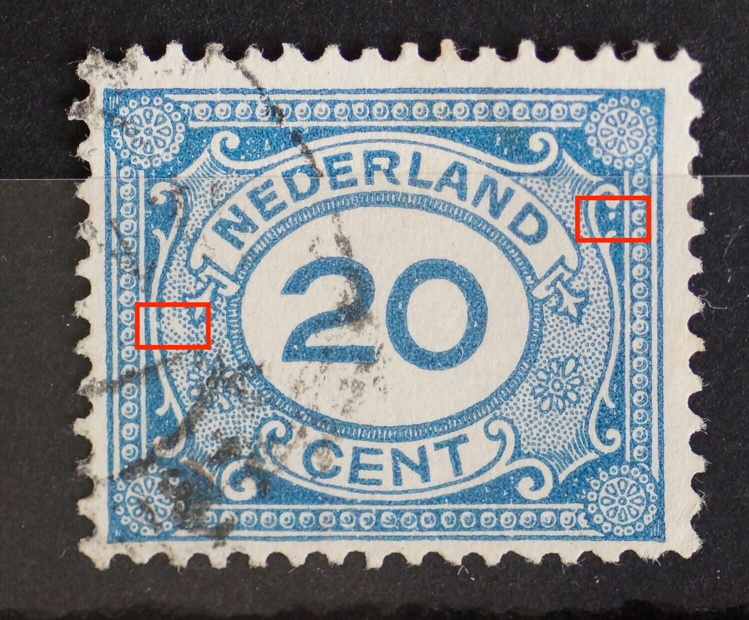 NVPH 108 - o.a. witte punt onder bovenste krul ornament rechts NVPH 108 - o.a. witte punt onder bovenste krul ornament rechts
