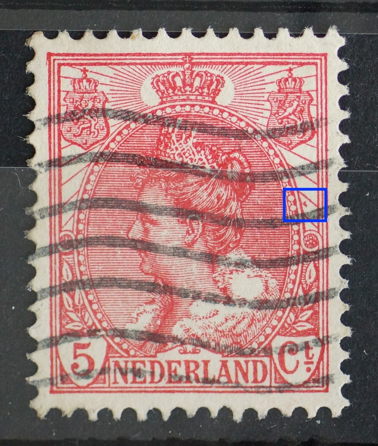 NVPH 60 - rode vlek tussen de stralen rechts