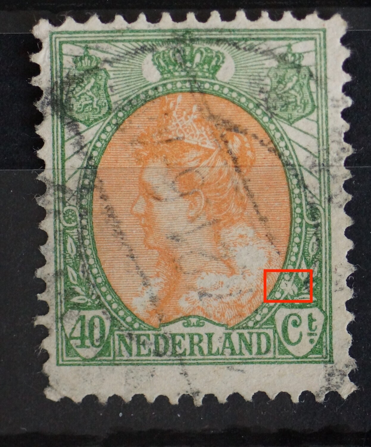 NVPH 73 -witte vlek in rand medaillon rechts NVPH 73 -witte vlek in rand medaillon rechts