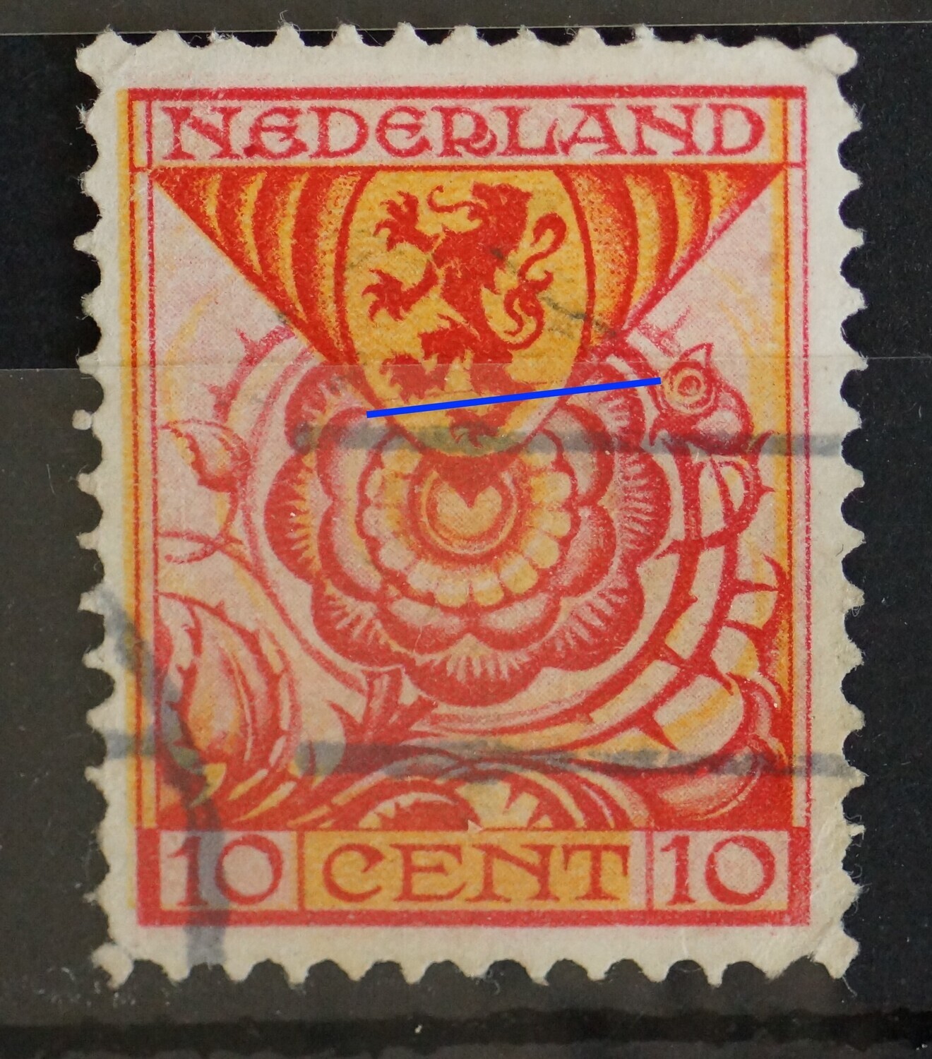NVPH 168 - horizontale kras door de poten van de leeuw