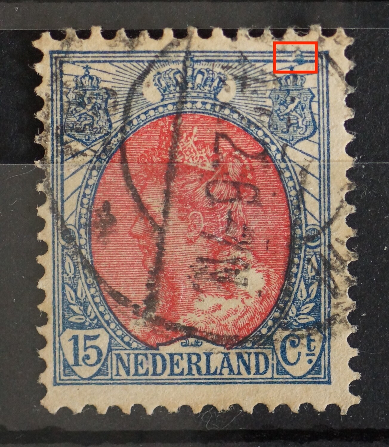 NVPH 65 - blauwe vlek/beschadiging boven rechter wapenschild
