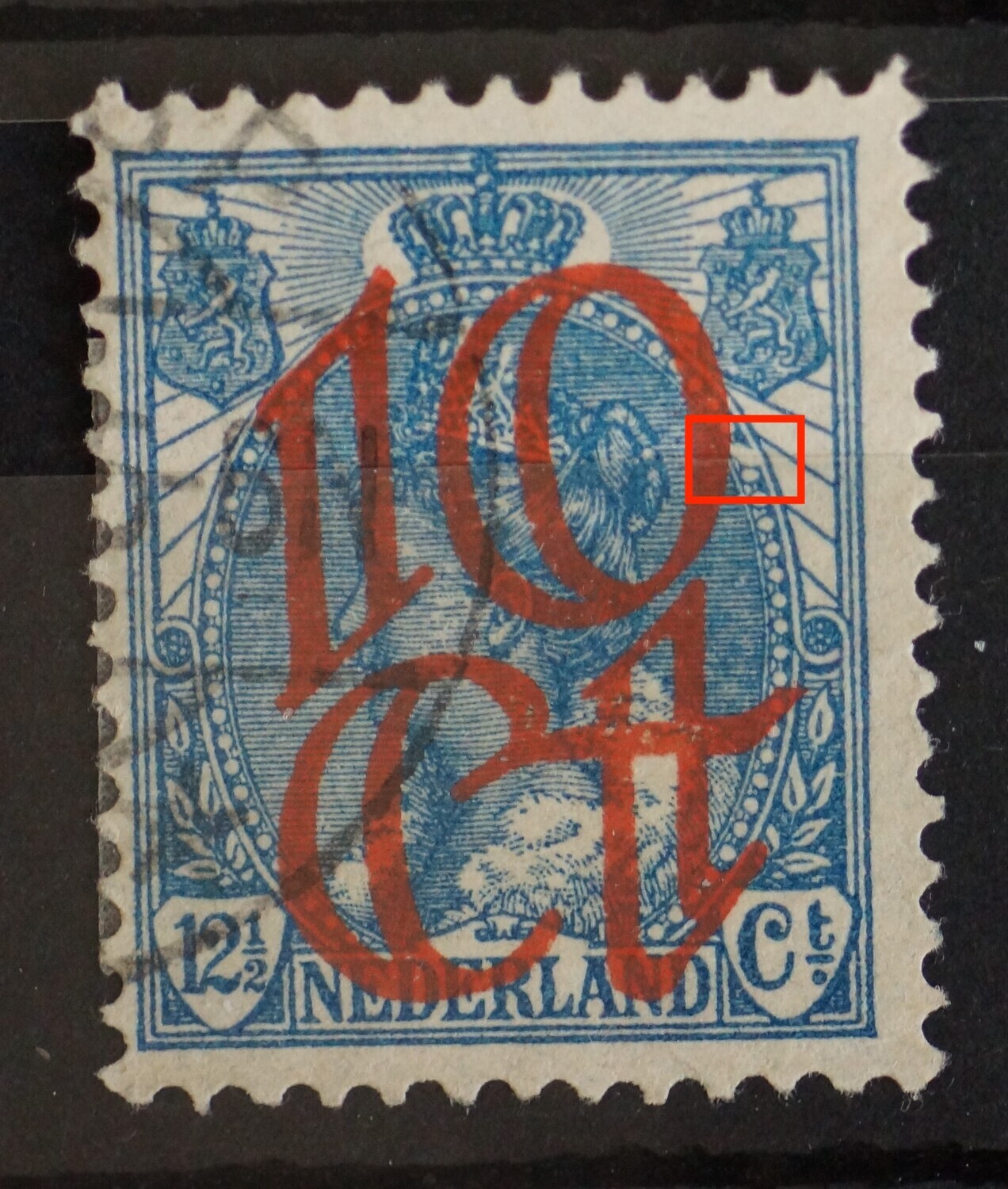 NVPH 118 - o.a. witte vlek in parelrand rechts