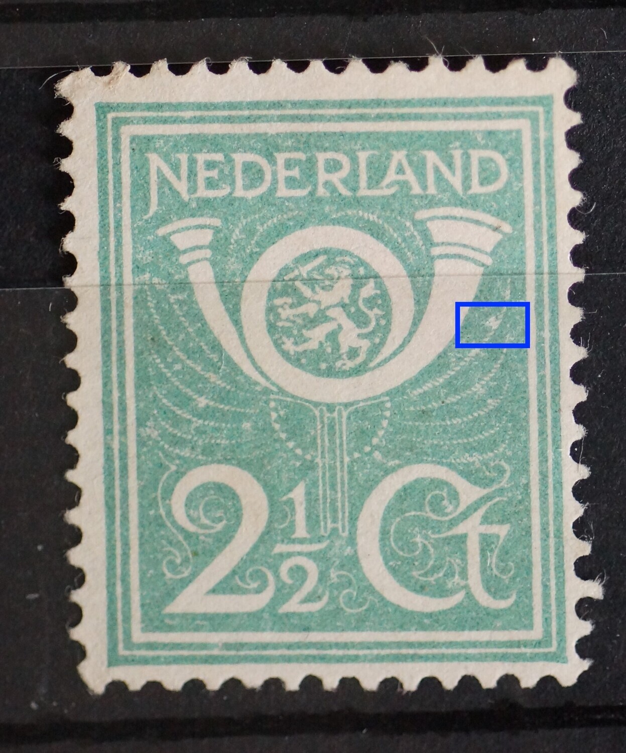 NVPH 112 - witte vlek rechtsonder de hoor