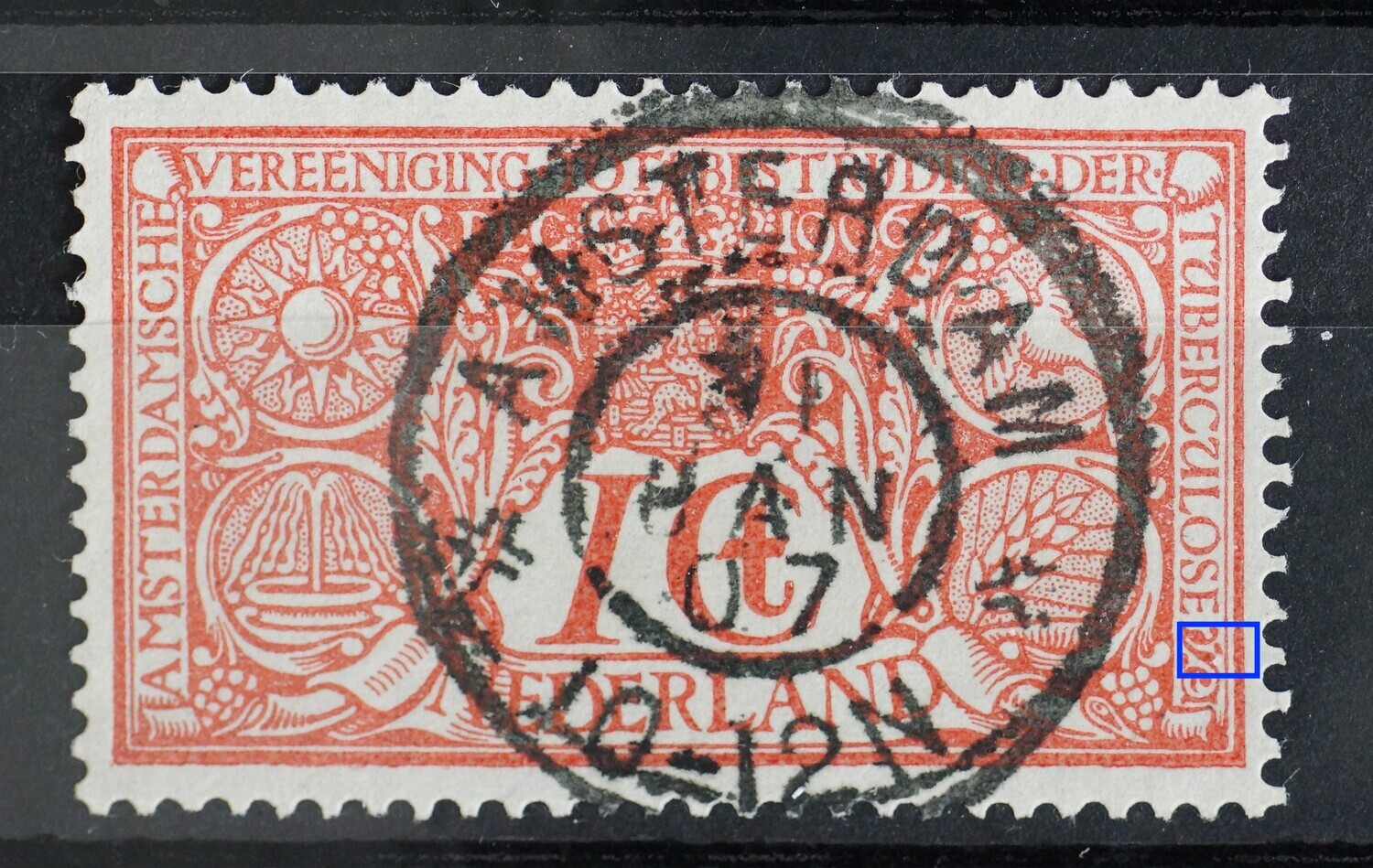 NVPH 84 - rode vlek bij ornament rechts onder