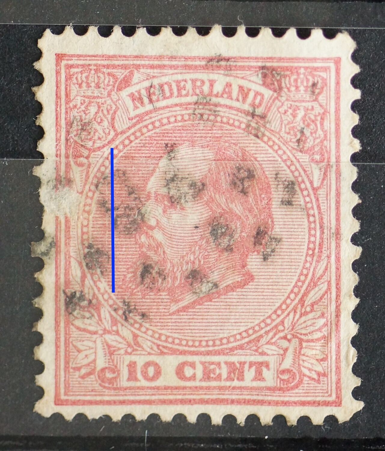 NVPH 21 (fraai, schaafplek) - witte verticale kras links