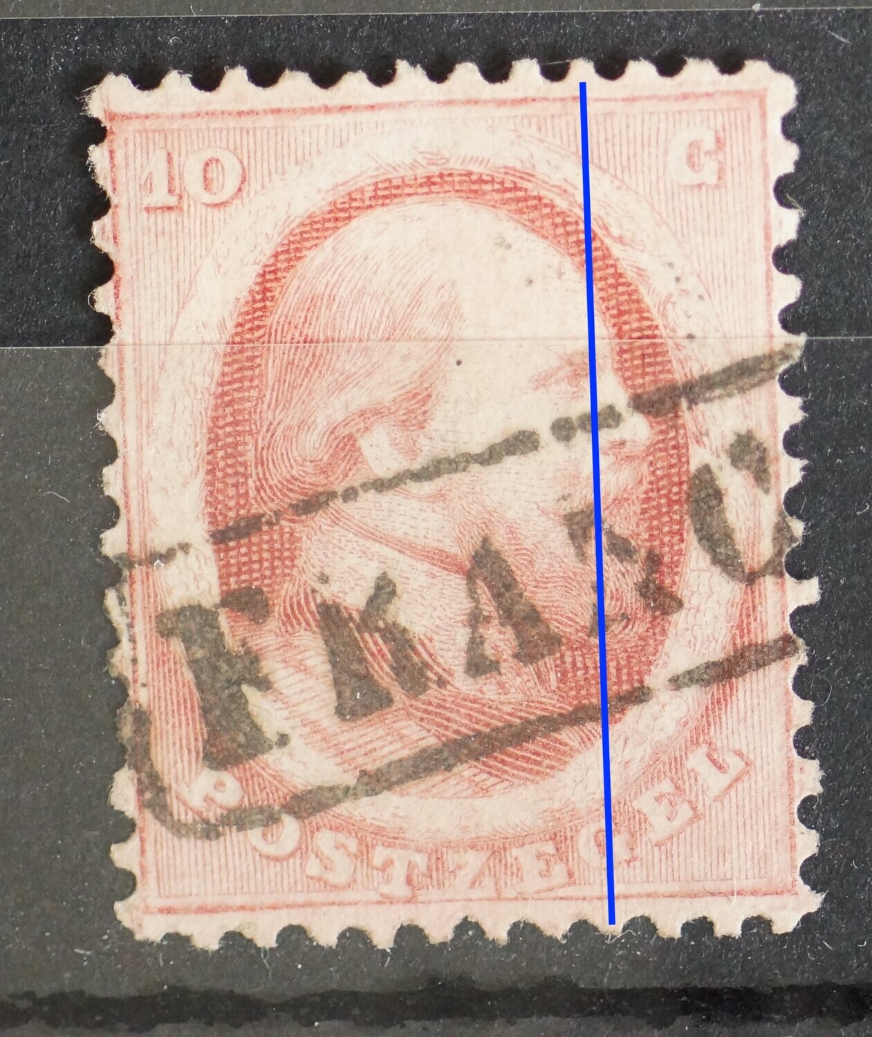 NVPH 5 - verticale graveerlijn door het zegelbeeld (onderaan nog een korter tweede lijntje) NVPH 5 - verticale graveerlijn door het zegelbeeld (onderaan nog een korter tweede lijntje)