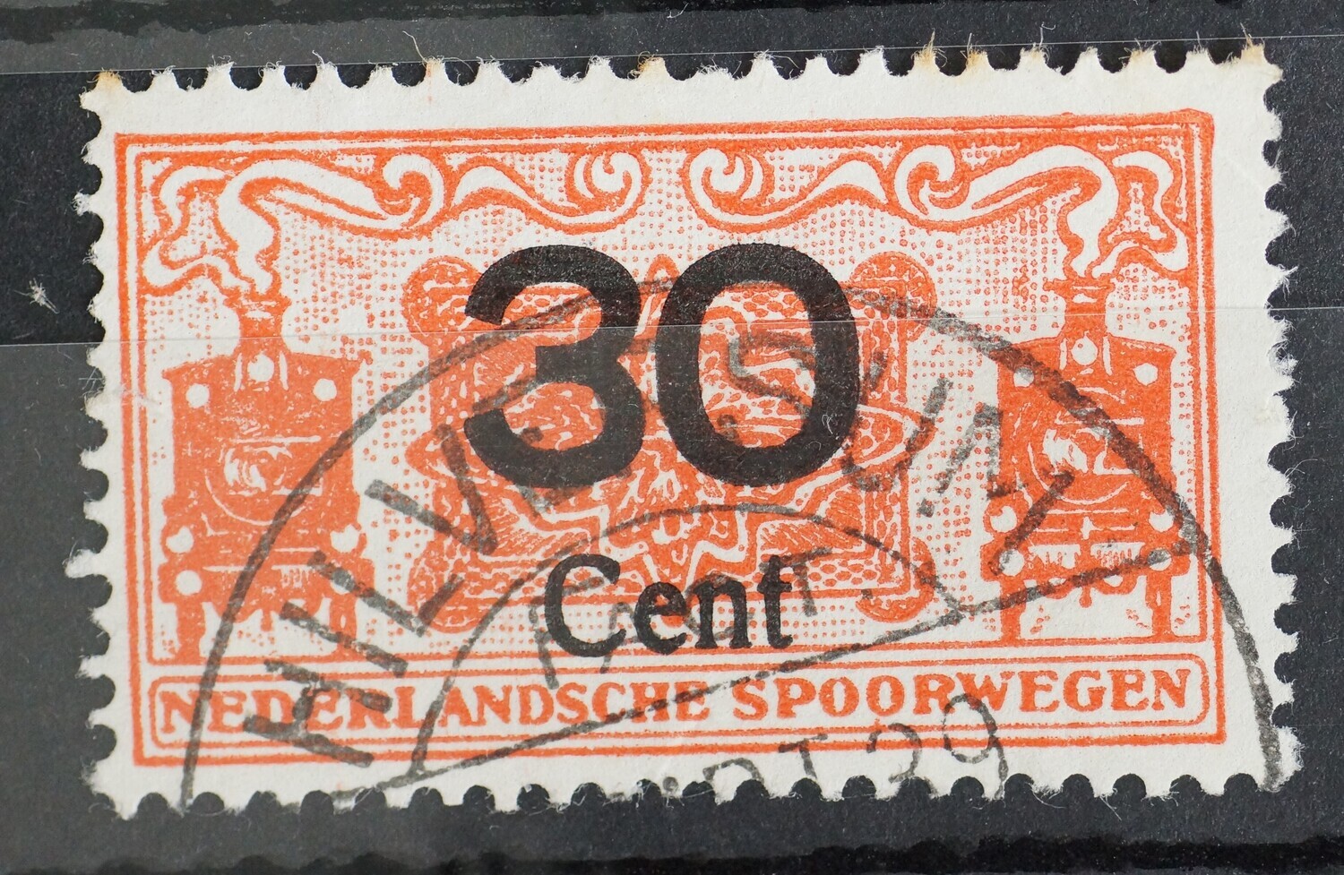 Spoorwegstempel Hilversum Factorij op spoorwegzegel 30 Cent.