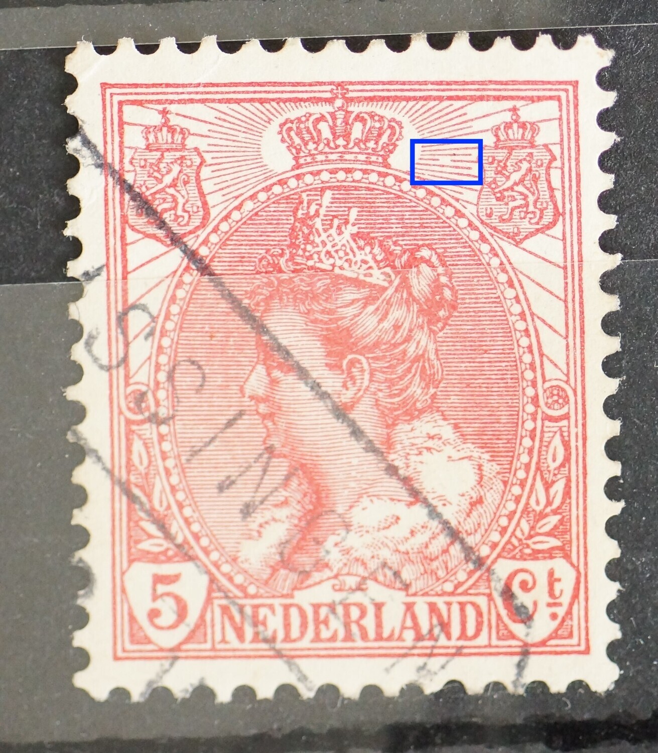 NVPH 60 - breuk in straal rechts van kroon