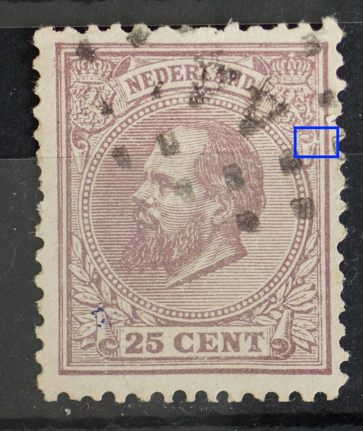 NVPH 26 - breuk in krul ornament rechts