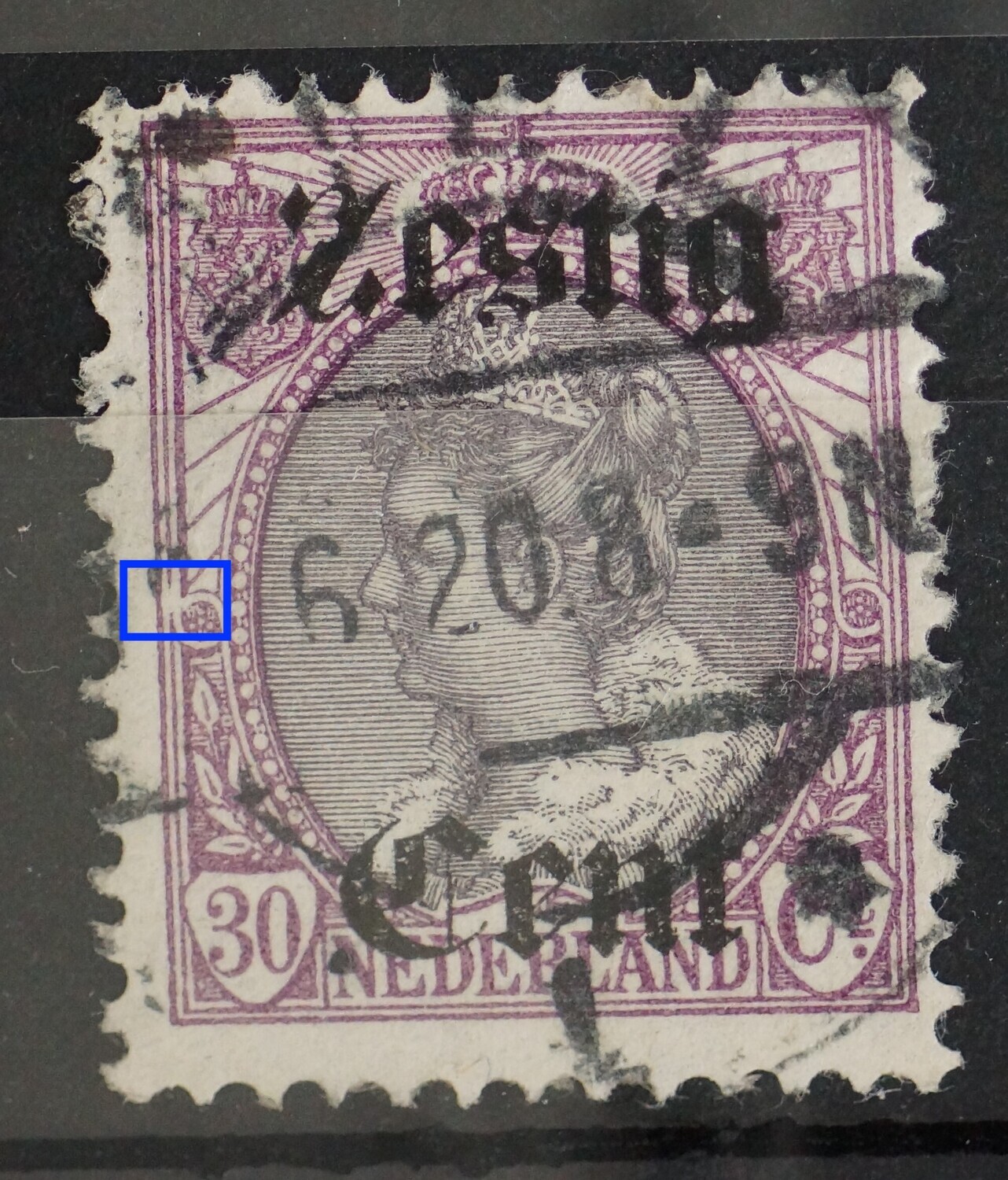 NVPH  103 - breuk in kaderlijn bij linker rozet