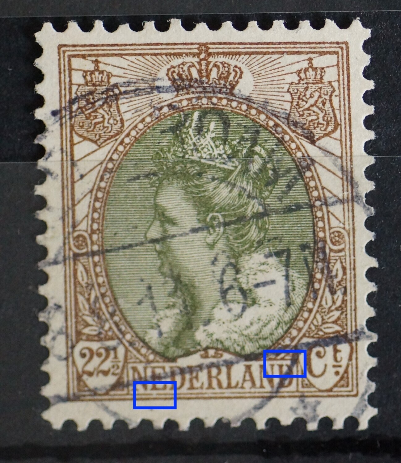NVPH 70 - breuk in kaderlijn onder de 1e E van NEDERLAND en boven in de 2e D NVPH 70 - breuk in kaderlijn onder de 1e E van NEDERLAND en boven in de 2e D