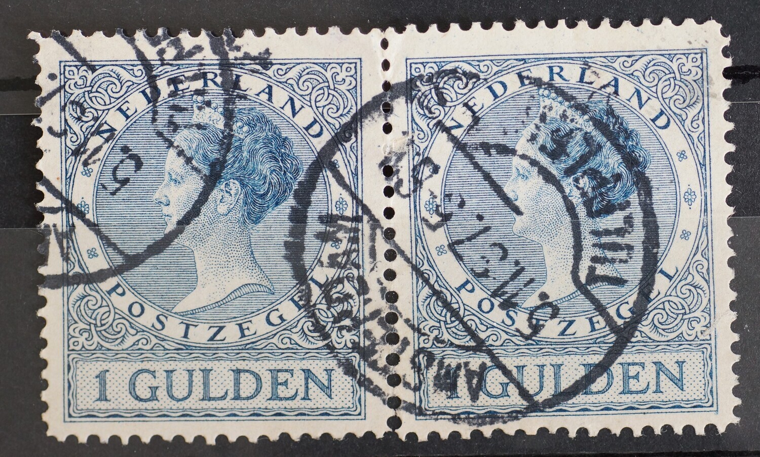 Amsterdam Tulpplein  op NVPH 163 (paar)