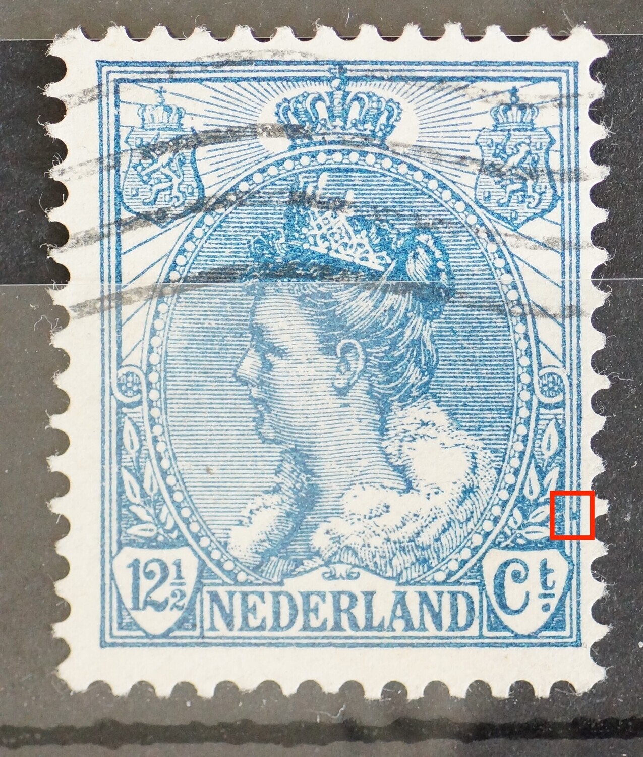 NVPH 63 - blauwe vlek tussen kaderlijnen rechts