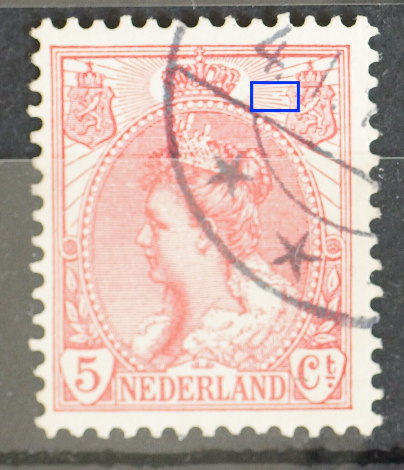 NVPH 60 - breuk in straal rechts van kroon