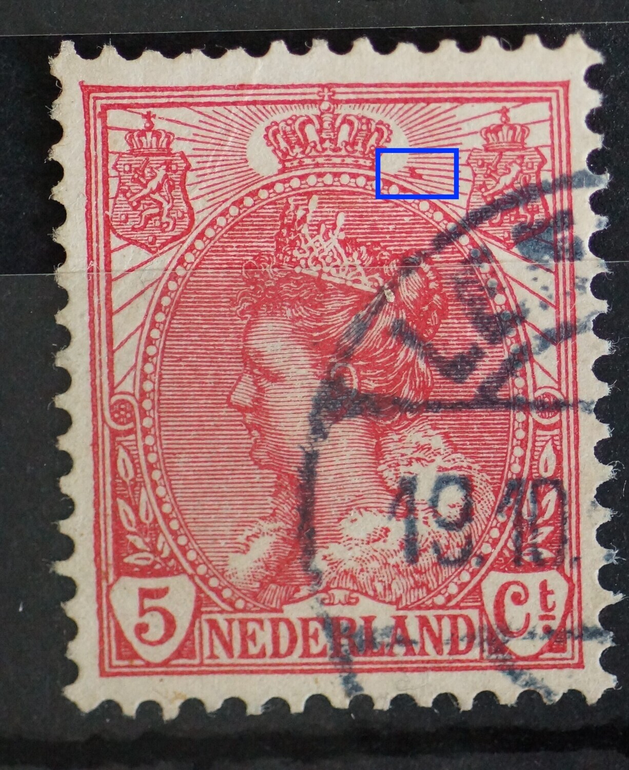 NVPH 60 - rode vlek tussen stralen rechts van kroon