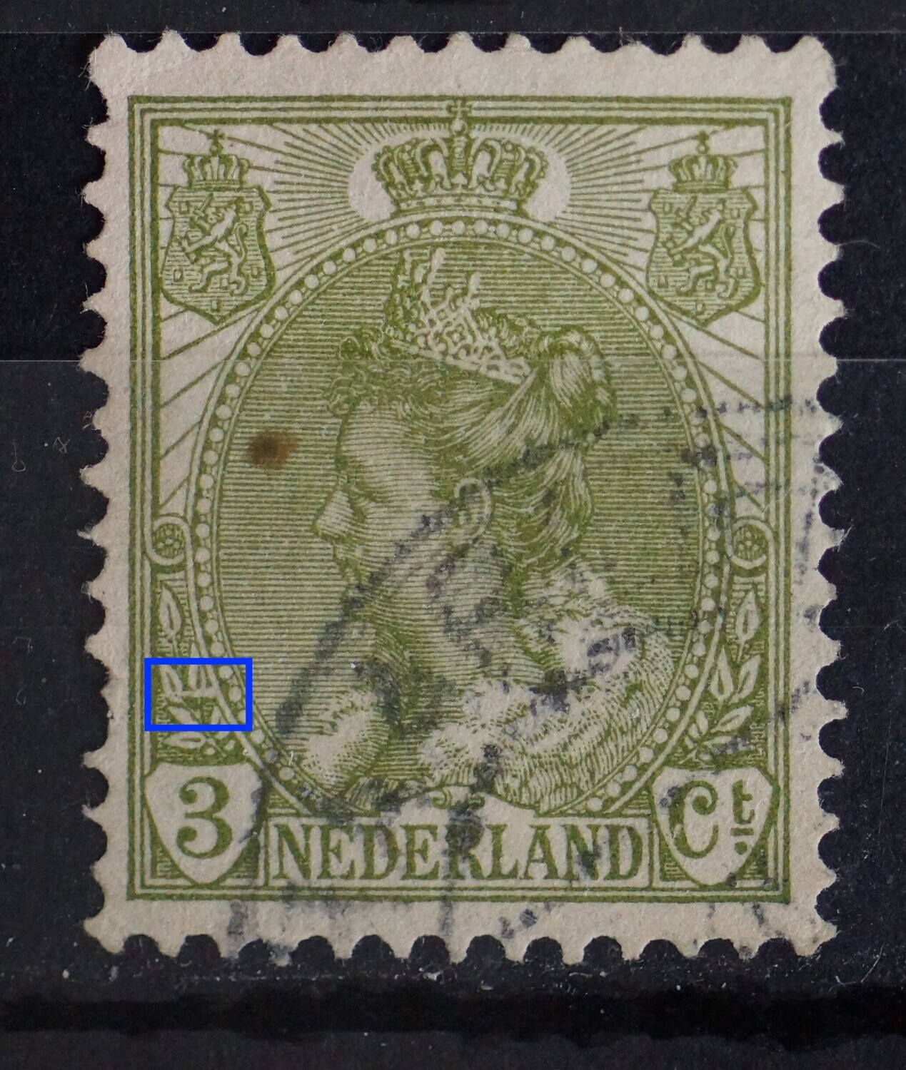 NVPH 57 - grote witte vlek in bladeren links