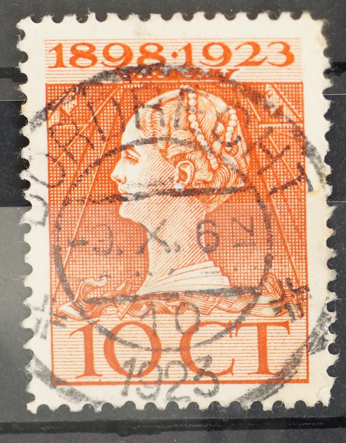Dordrecht 10 op NVPH 124