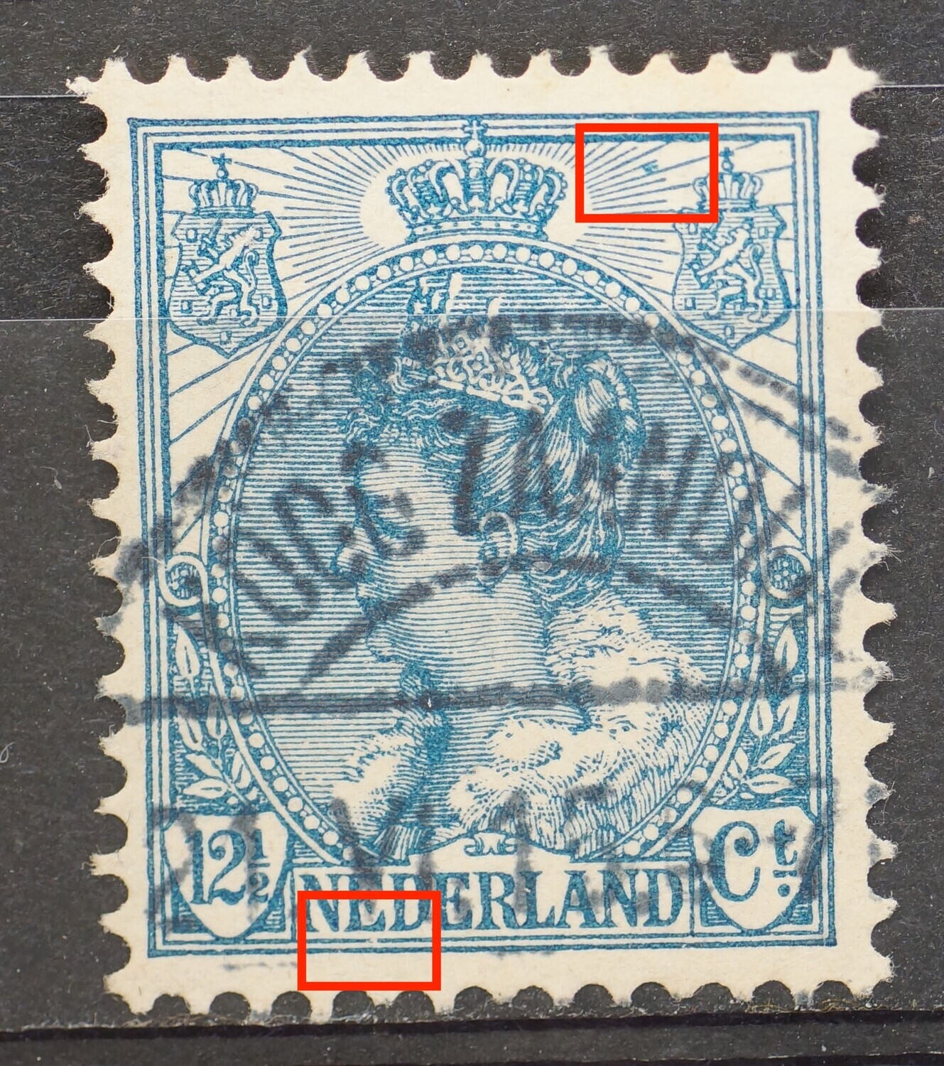 NVPH 63 - o.a. breuk in kaderlijn onder de 1e E van NEDERLAND en blauw streepje tussen stralen bij rechter wapenschild