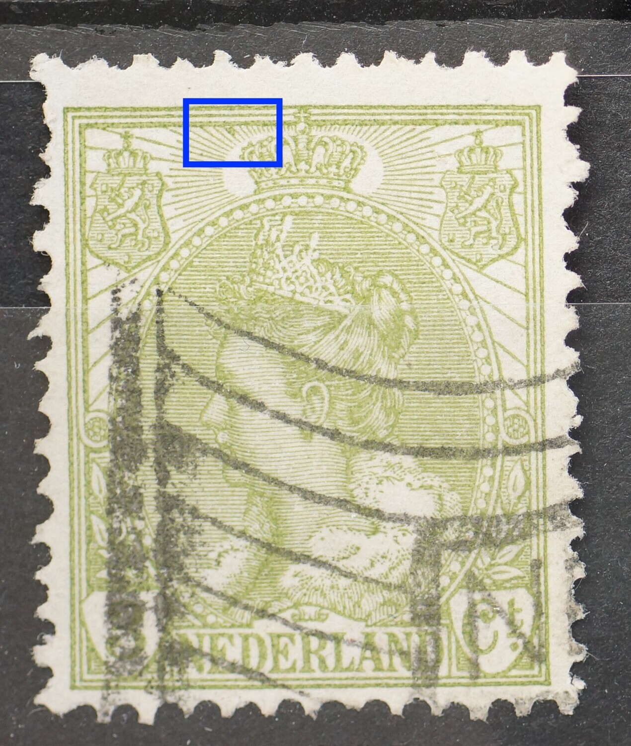 NVPH 57 - groene vlek tussen stralen links van kroon