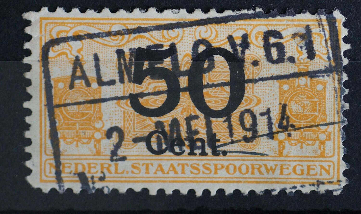 Spoorwegstempel Almelo op spoorwegzegel 50 cent.