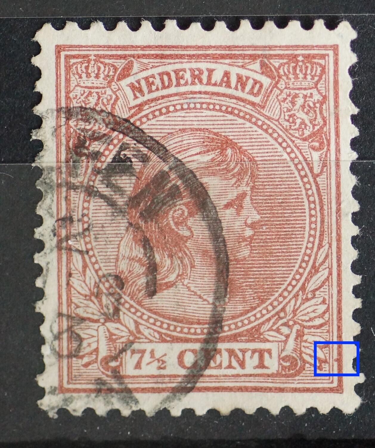 NVPH 36 - roodbruine vlek tussen kaderlijnen rechts, onder