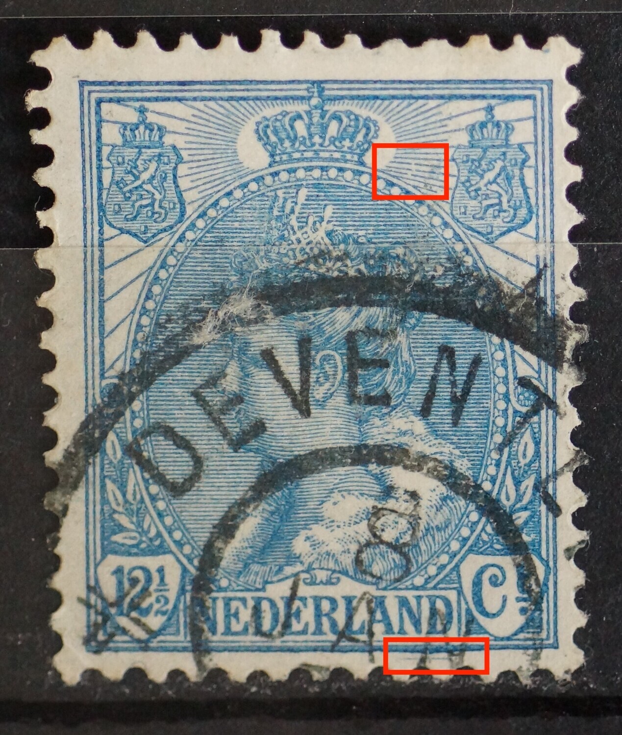 NVPH 63 - breukjes in stralen rechts van kroon en blauwe streep onder ND van NEDERLAND