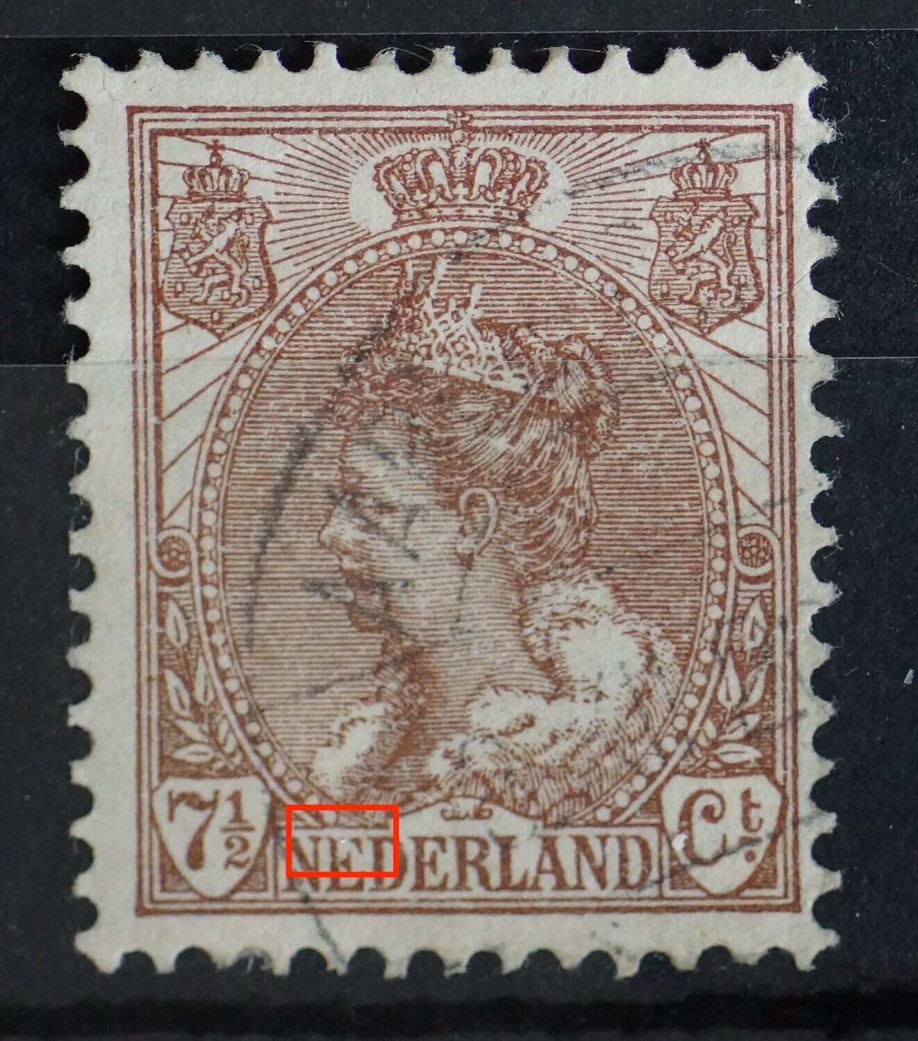 NVPH 61 - beschadigde bovenzijde 1e E van NEDERLAND