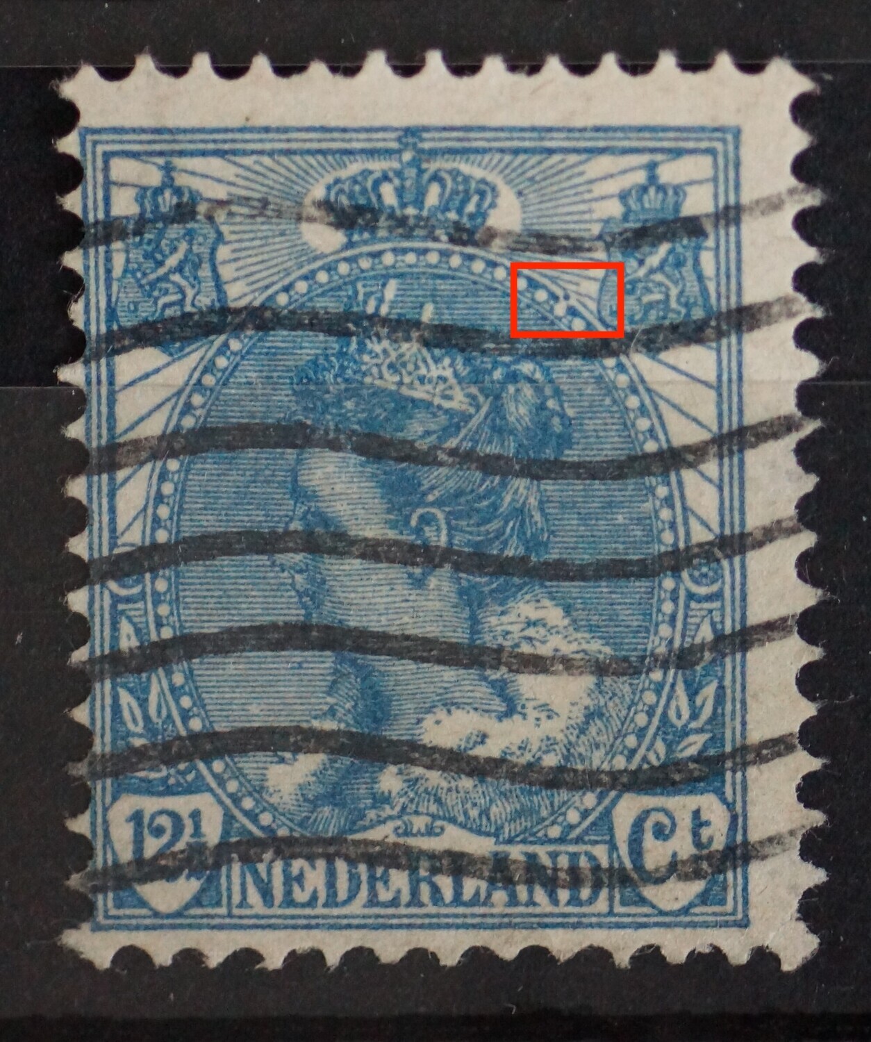 NVPH 63 - blauwe punt in rand medaillon boven, rechts