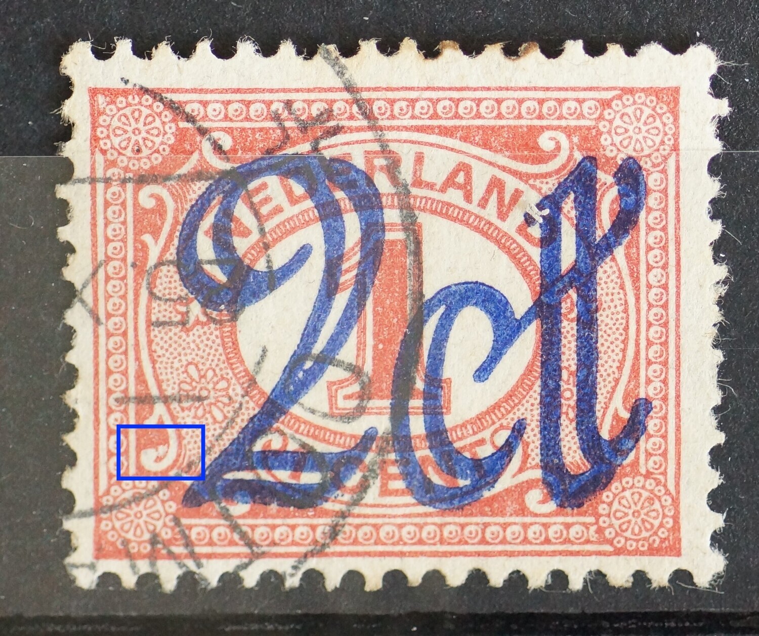 NVPH 114 - witte vlek naast krul linksonder NVPH 114 - witte vlek naast krul linksonder