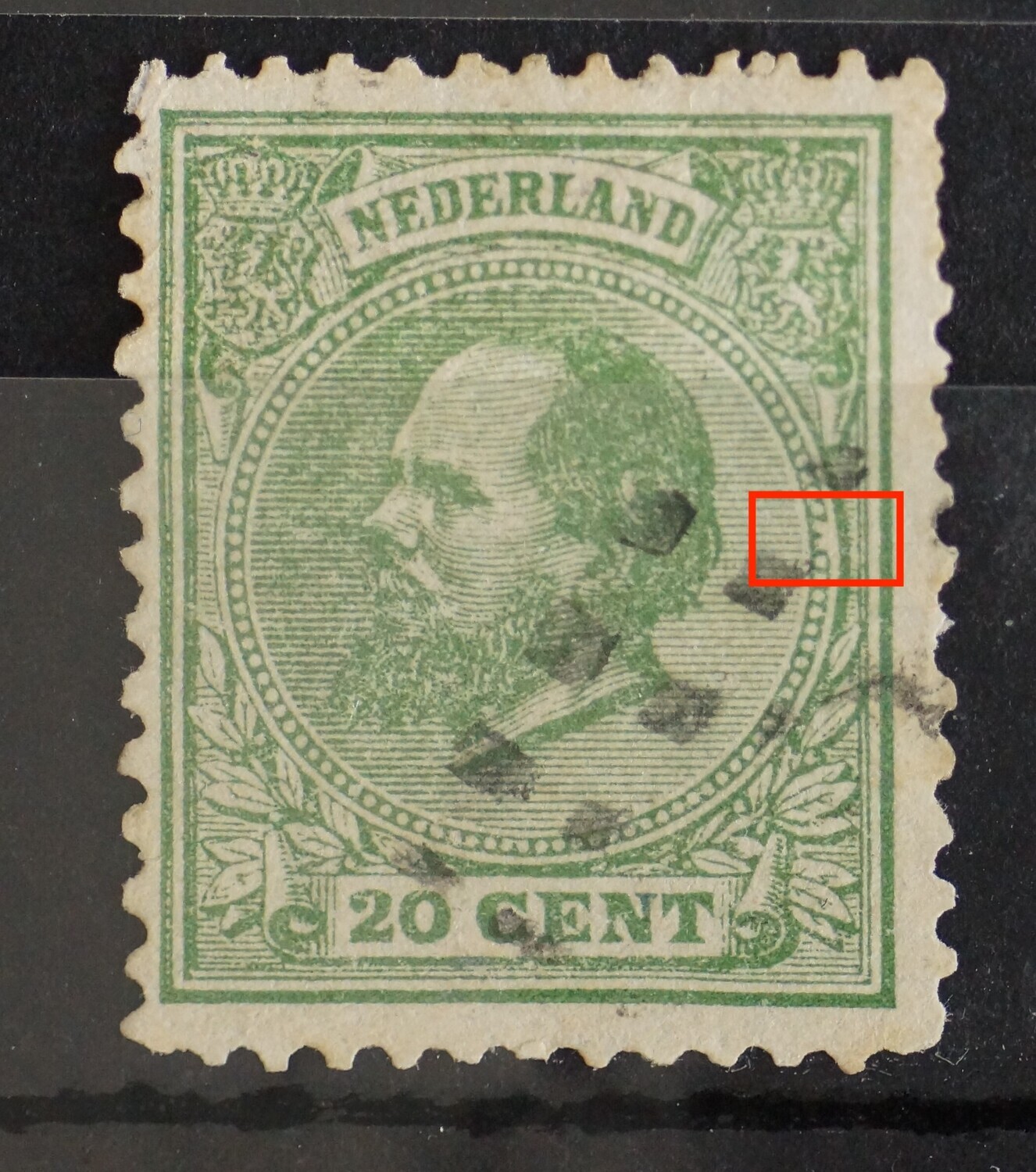 NVPH 23 - beschadiging in parelrand rechts