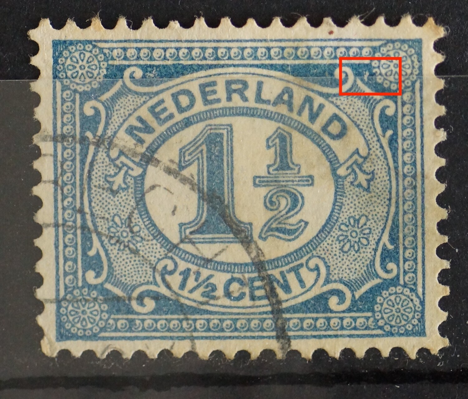 NVPH 53 - o.a. witte vlek /blauwe vlek links bij ornament rechtsboven