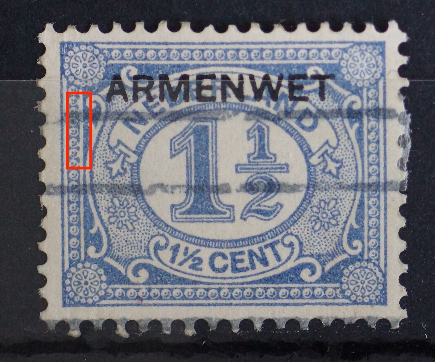 NVPH D2 - beschadigde parelrand links NVPH D2 - beschadigde parelrand links