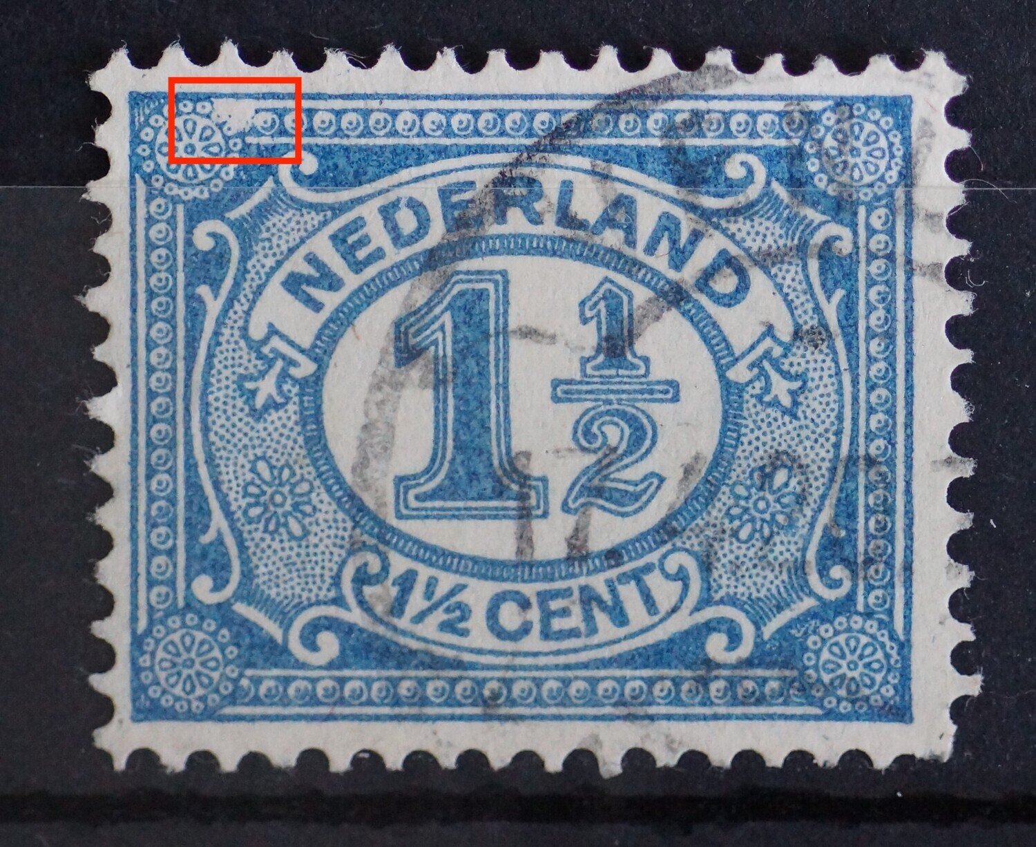 NVPH 53 - witte vlek bij ornament linksboven