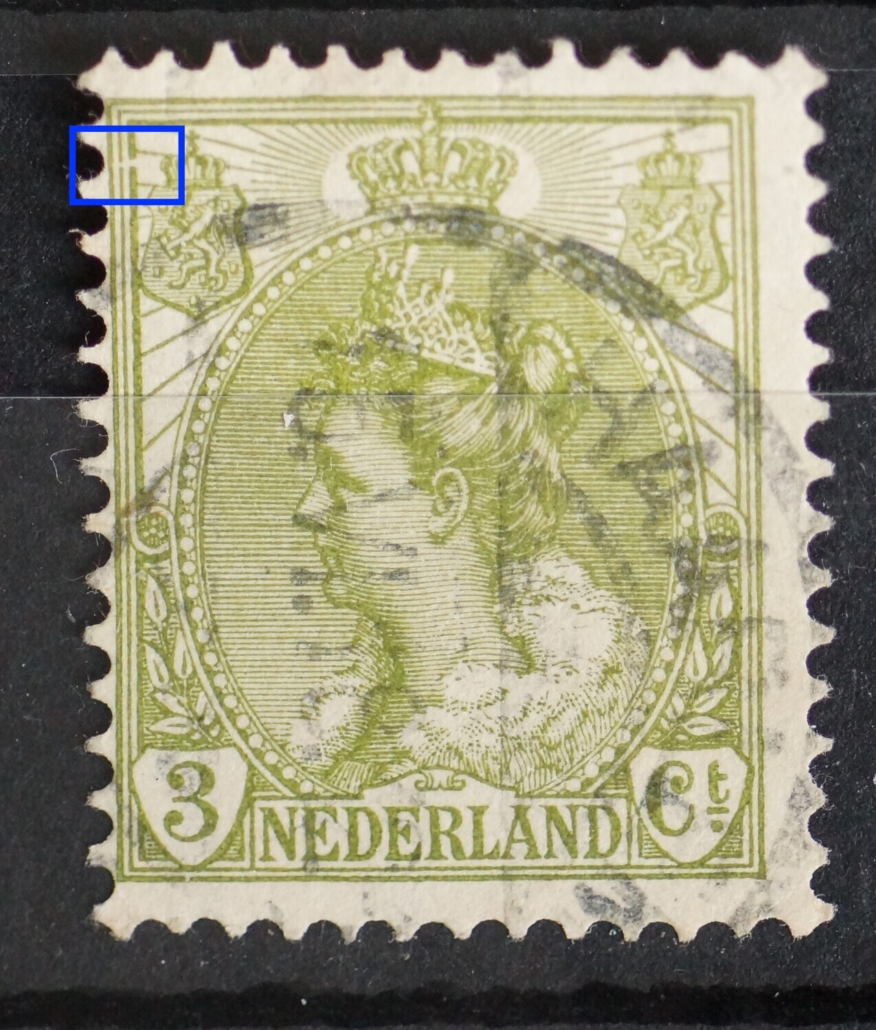 NVPH 57 - breuk in kaderlijnen bij linker wapenschild NVPH 57 - breuk in kaderlijnen bij linker wapenschild