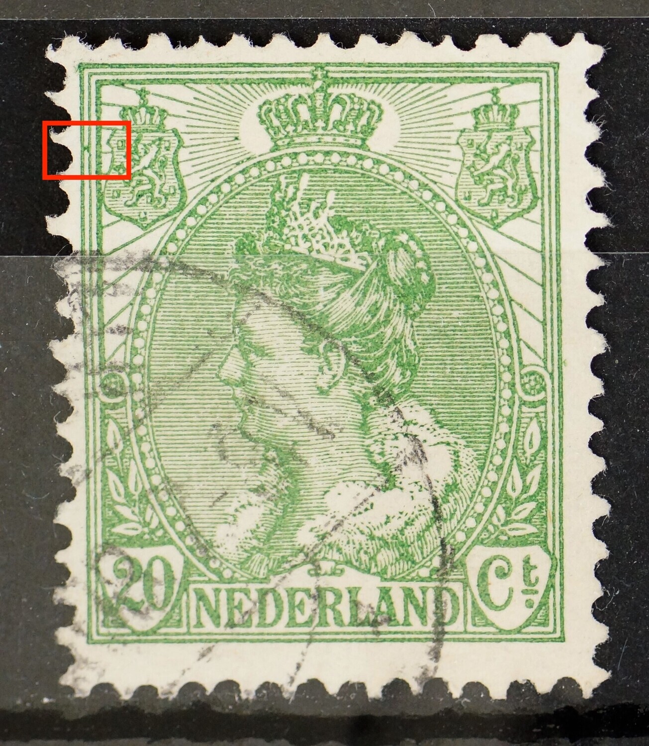 NVPH 68 -groene vlek tussen kaderlijnen bij linker wapenschild