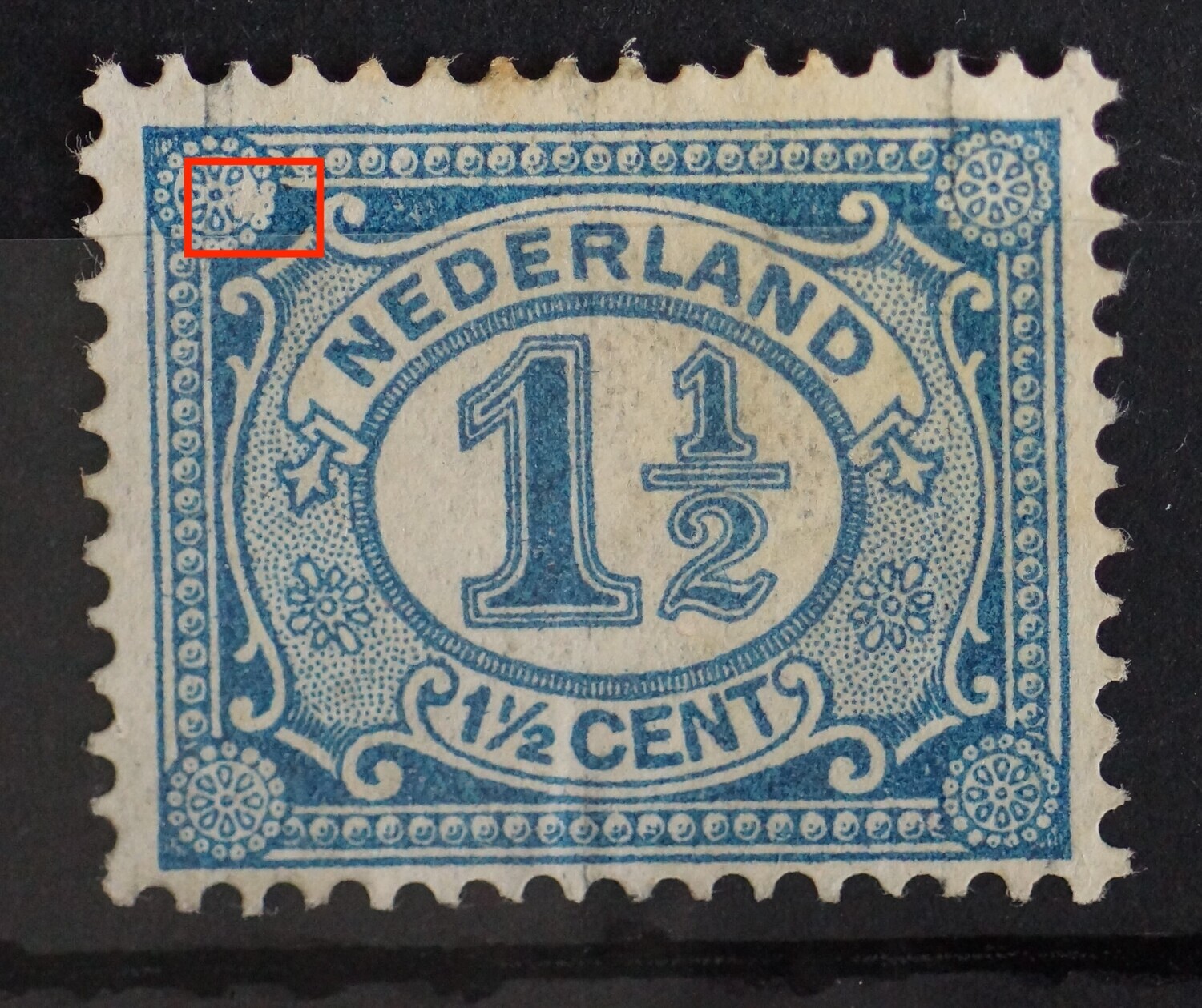 NVPH 53 - witte vlek in ornament linksboven