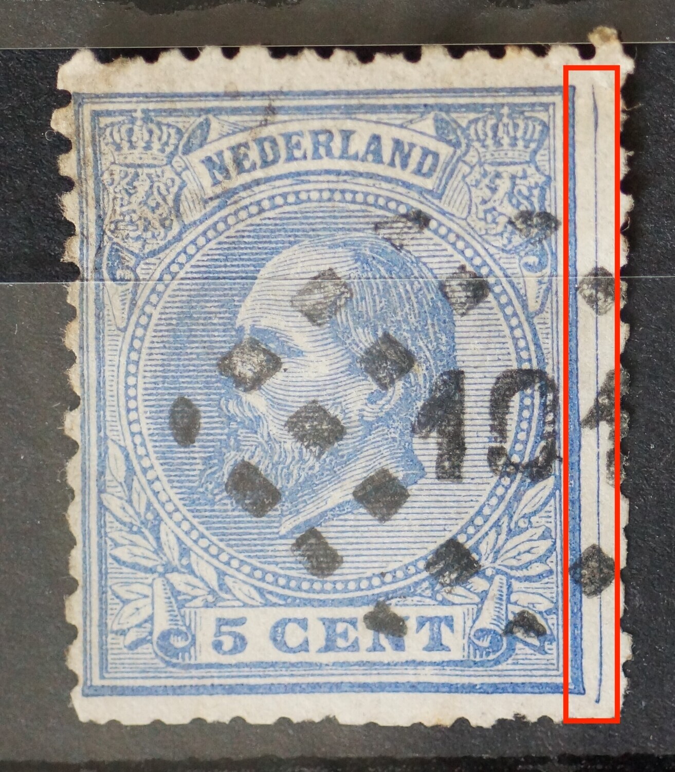 NVPH 19 - blauwe lijn rechts naast zegelbeeld (soldeerlas)