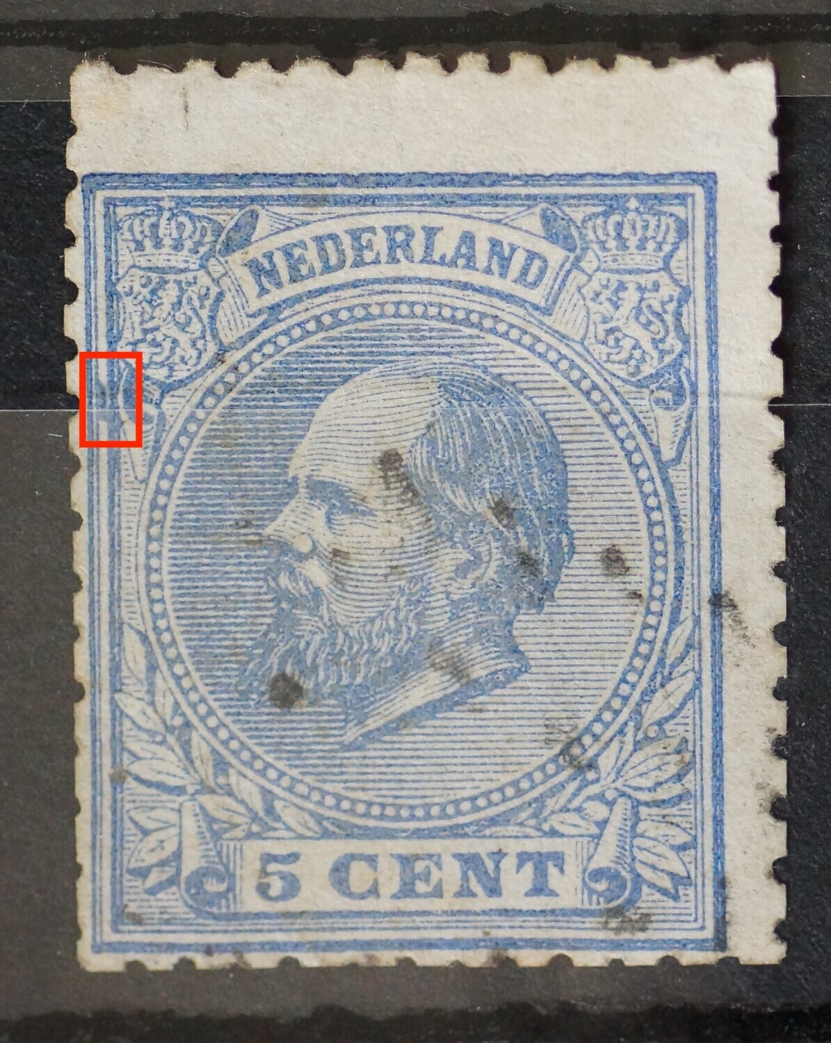NVPH 19 - blauwe vlek bij linker wapenschild