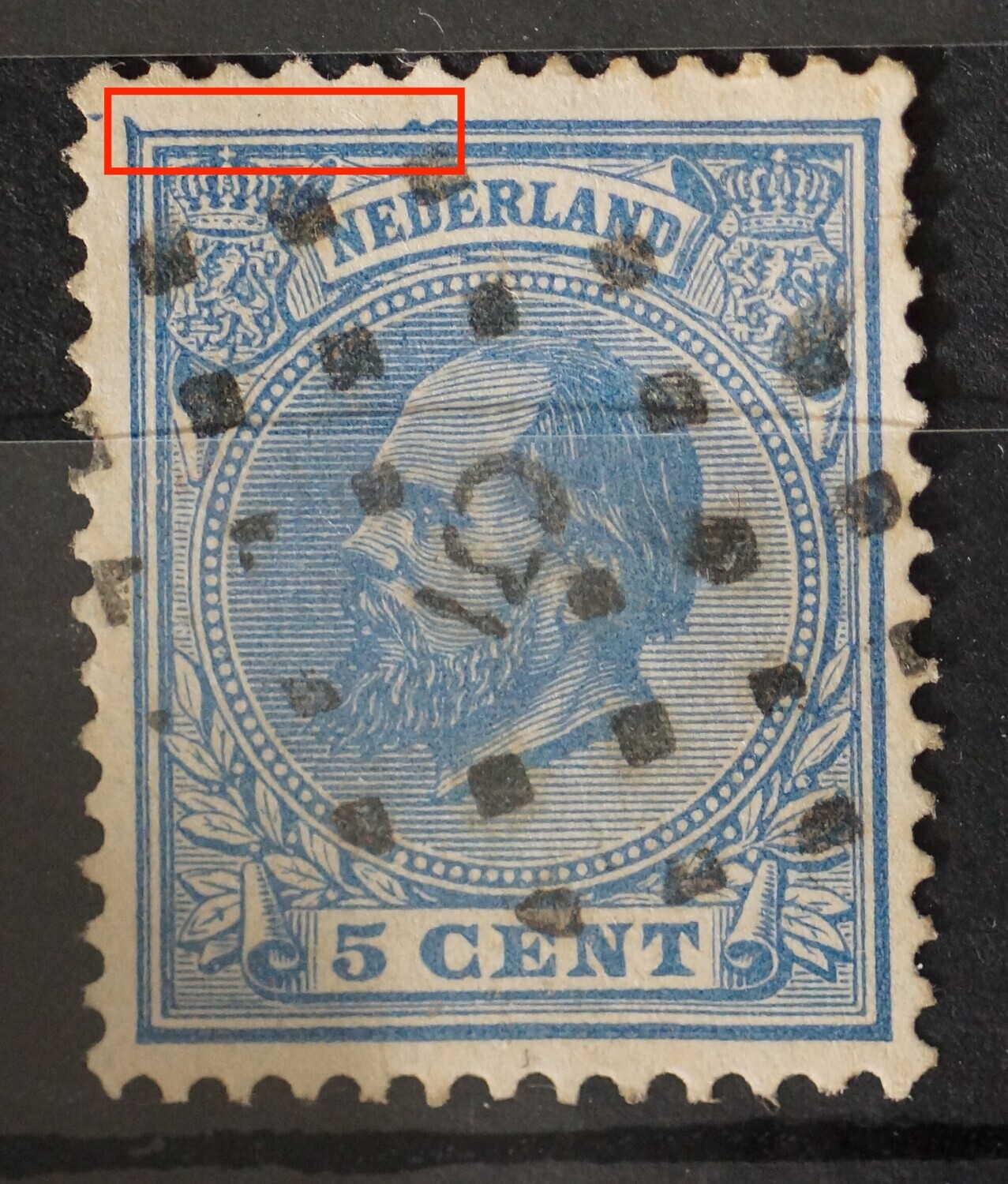 NVPH 19 - grote hap uit kaderlijn boven, links