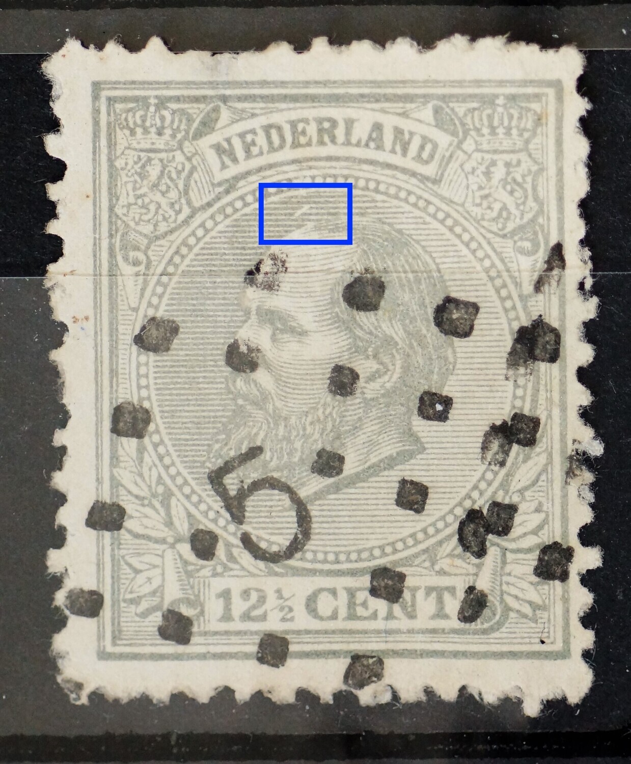 NVPH 22 - witte kras / breuk in arcering boven het hoofd NVPH 22 - witte kras / breuk in arcering boven het hoofd