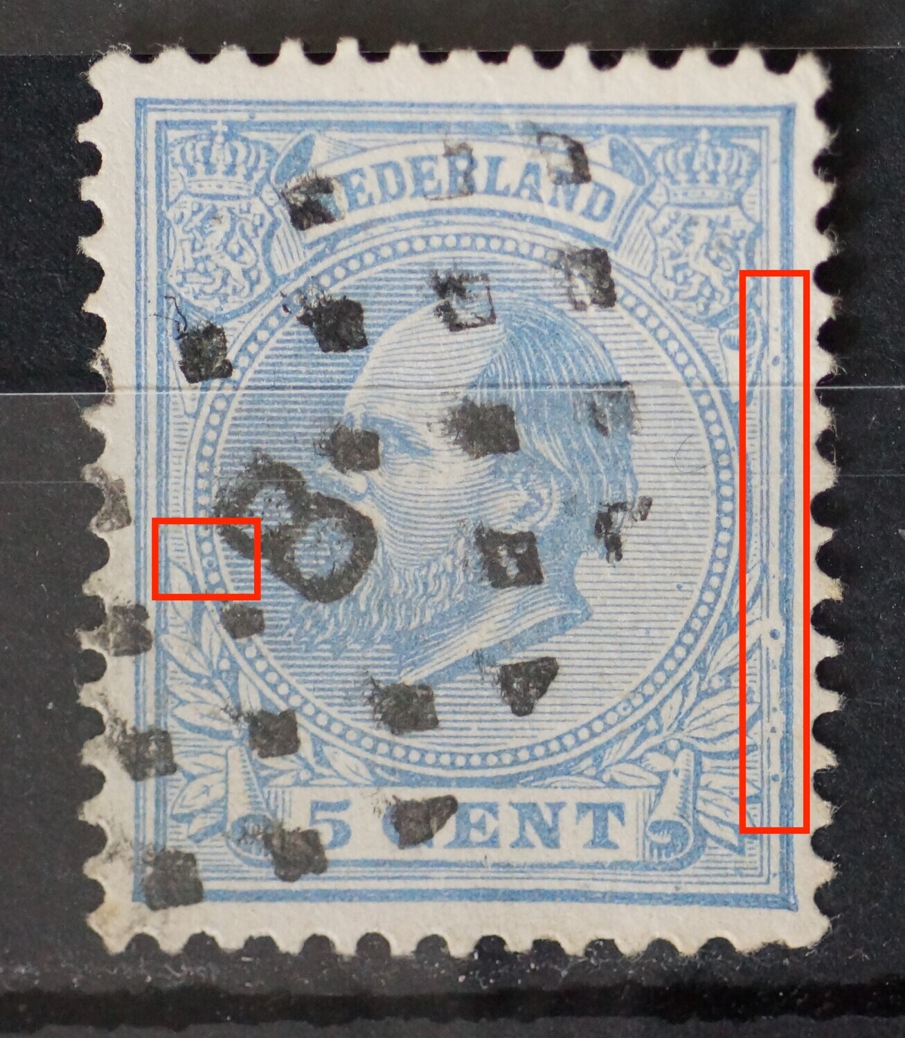 NVPH 19 - blauwe stip in parel links en veel blauwe punten tussen kaderlijnen rechts