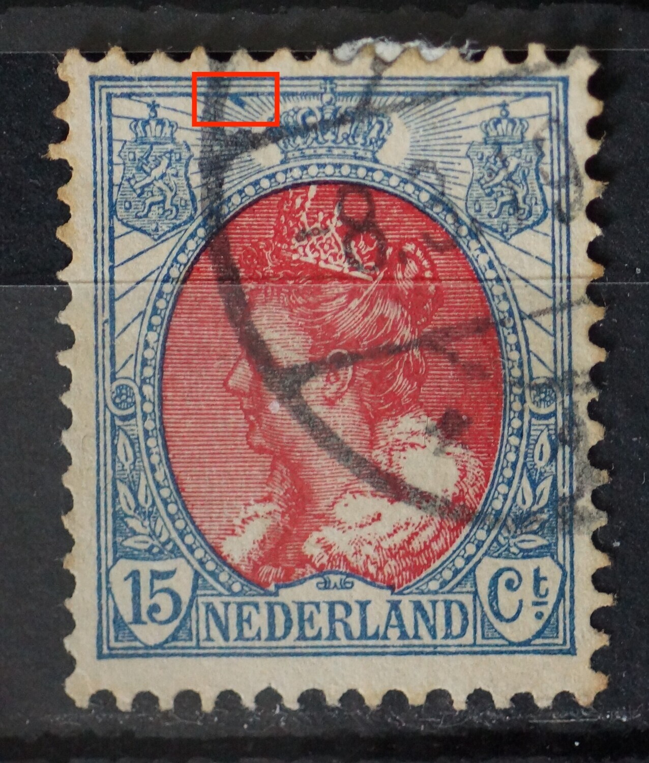 NVPH 65 - blauwe vlek tussen stralen links van kroon