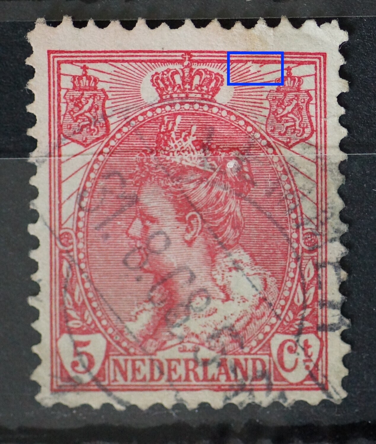 NVPH 60 -o.a. breuk in straal rechts van kroon