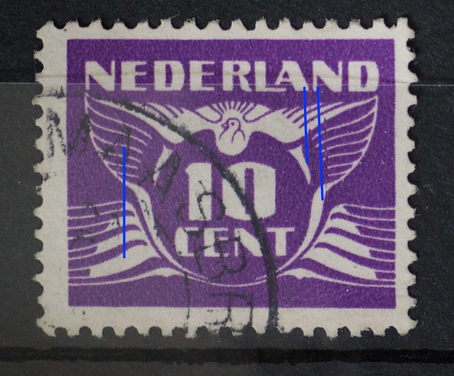 NVPH 382 - diverse verticale violette lijnen