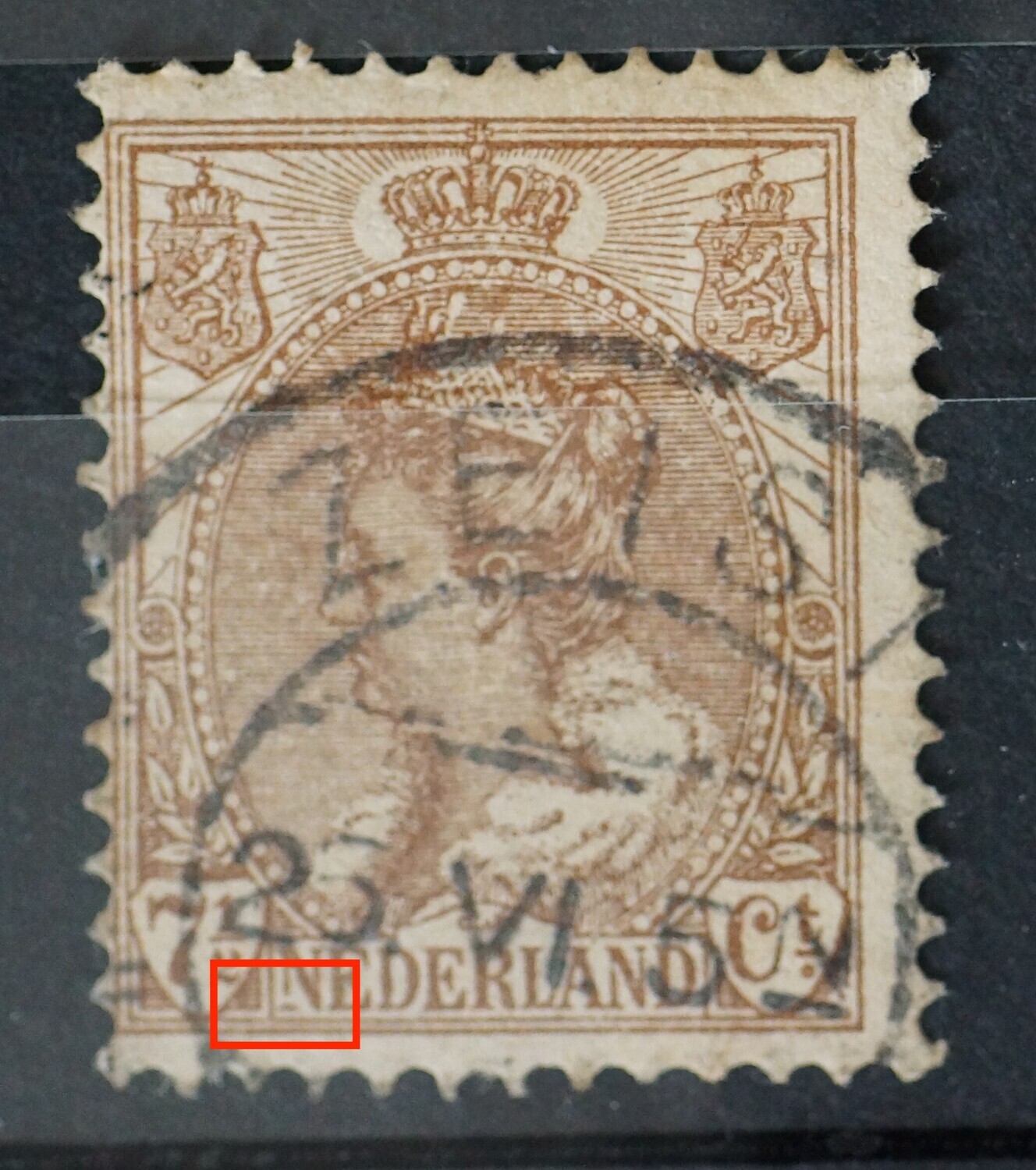 NVPH 61 - breuk in de linker poot van de 1e N van NEDERLAND