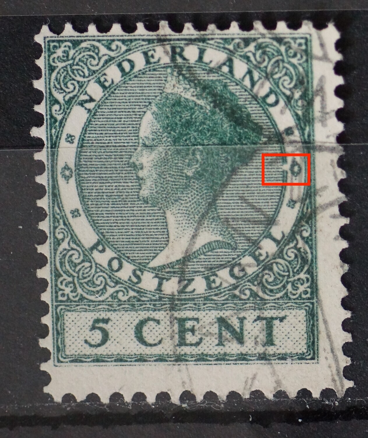 NVPH 177 - breuk in rand medaillon rechts, midden