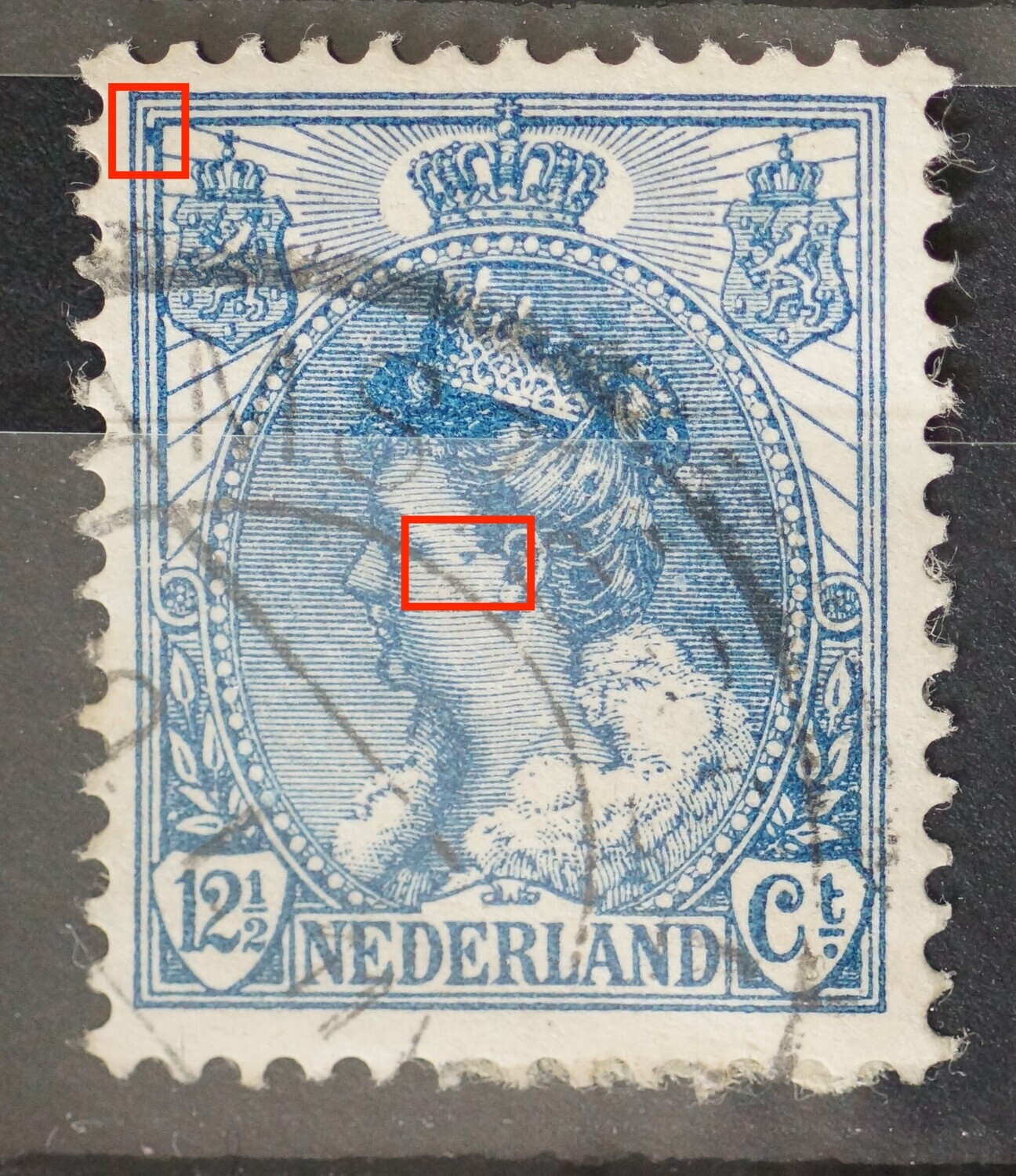 NVPH 63 - blauwe vlek in het gezicht en tussen kaderlijnen links, boven