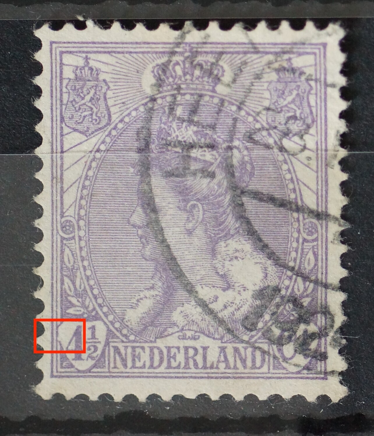 NVPH 106 - o.a. deuk / breuk in rand schild rondom 4 1/2 NVPH 106 - o.a. deuk / breuk in rand schild rondom 4 1/2