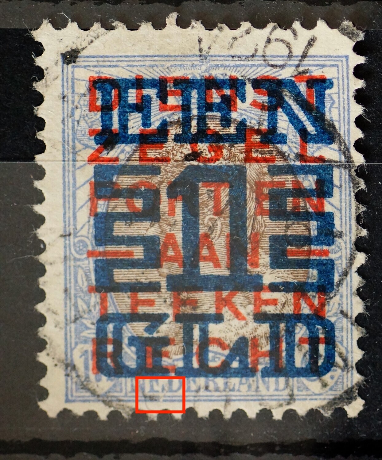 NVPH 133 - witte vlek / breuk in 1e E van NEDERLAND en kaderlijn daaronder