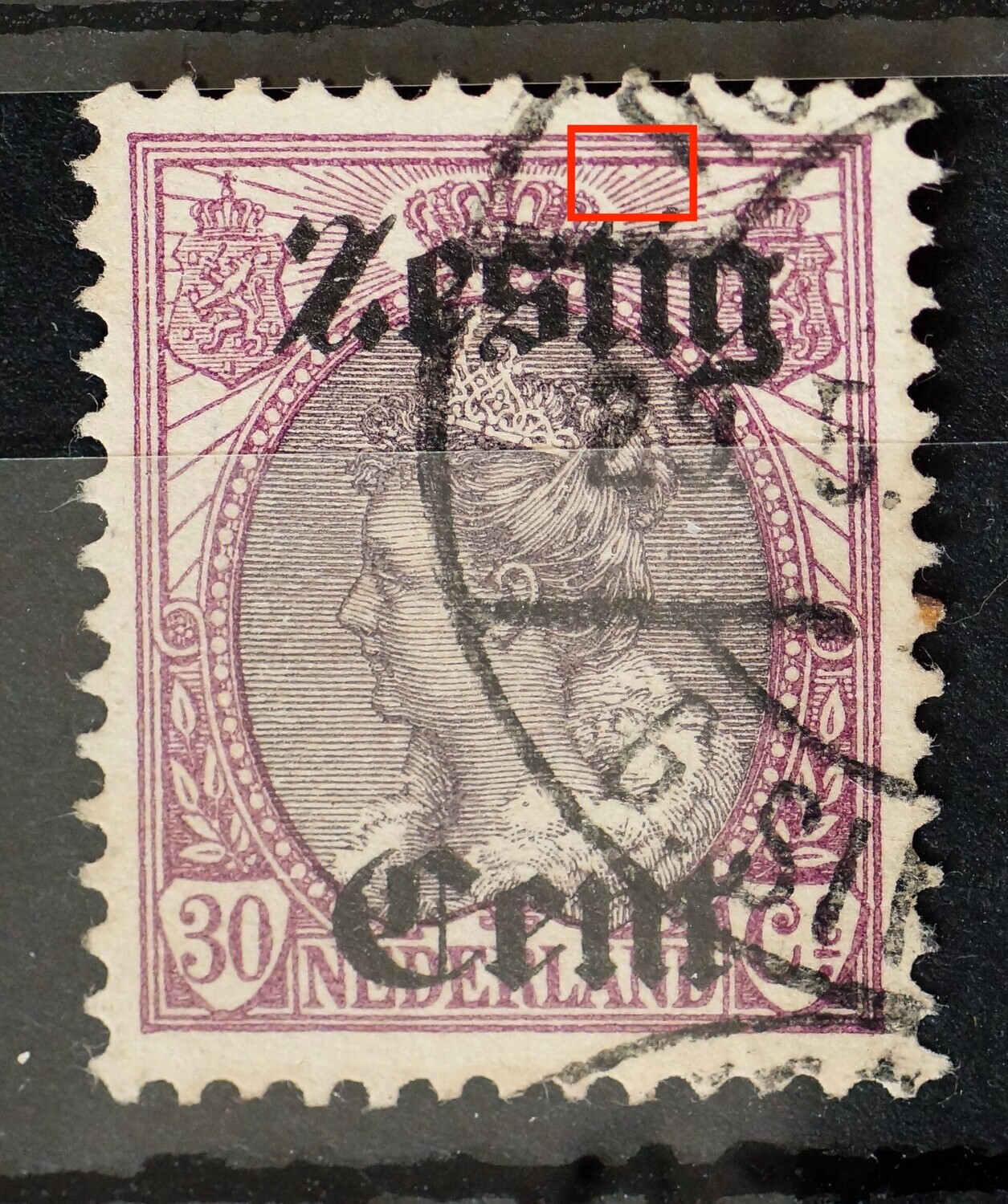 NVPH 103 - breuk in straal net rechts van kroon